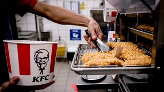 Exclusiva: KFC cuenta el secreto de la elaboración de su icónico pollo frito