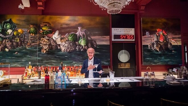 El maestro de la coctelería Javier de las Muelas abre Dry Martini en Madrid