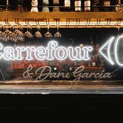 Carrefour lanza una línea de marca propia con el chef Dani García