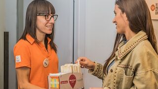 Veritas, primera cadena de supermercados que ofrece productos menstruales gratis ante una necesidad