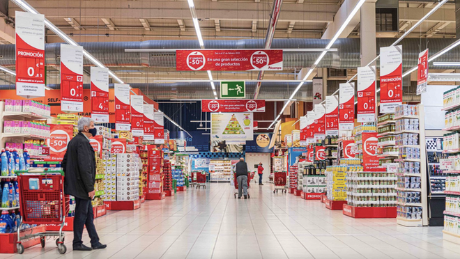 Las ventas de Auchan Retail caen el 1,9% en un buen año de su filial española