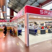 Los supermercados Superestalvi de los mercados de Les Corts y del Clot pasan a denominarse Spar