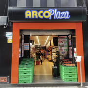 Grupo Cuevas cierra la compra de treinta supermercados El Arco