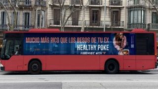 Healthy Poke lanza en Alicante su campaña 'Mucho más rico que los besos de tu ex'