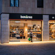 Las ventas de bonÀrea caen el 5,6% a pesar de crecer el 11% en su red de tiendas de alimentación