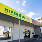 Hiperber invierte 800.000 euros en su nuevo supermercado de Buñol (Valencia)