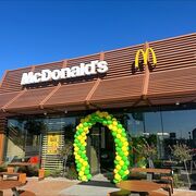 McDonald's inaugura un nuevo restaurante en Madrid, en el barrio de Vicálvaro